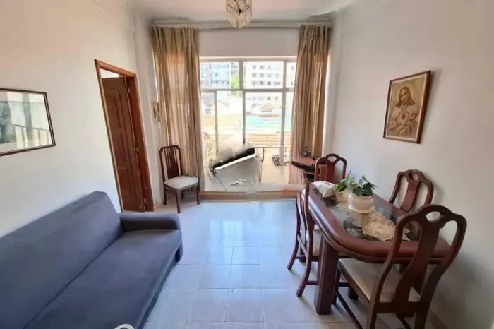 Apartamento : / Residencial / Catete