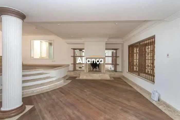 Casa Ampla para Locação com 4 Quartos, Piscina no Bairro Menino Deus - Porto Alegre/RS