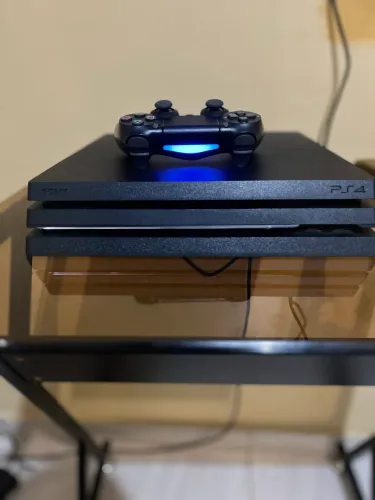 PS4 PRO 825GB /7200.