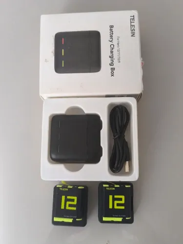 Carregador triplo + 2 baterias telesin para gopro hero 9/10/11/12