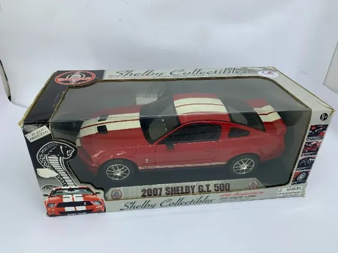 Miniatura Shelby Collectibles 1/18 2007 Shelby Gt500 40 Anos