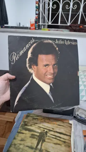 LP - Julio Iglesias - Romances