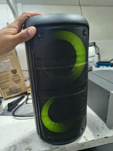 Caixa de som via bluetooth FM e USB