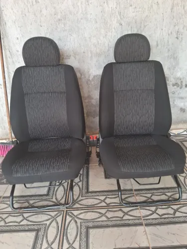 Bancos automotivos 800 reais 