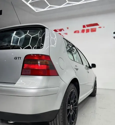 Volkswagen Golf GTI 1.8 MI 20V Turbo 4P Mec. 2001