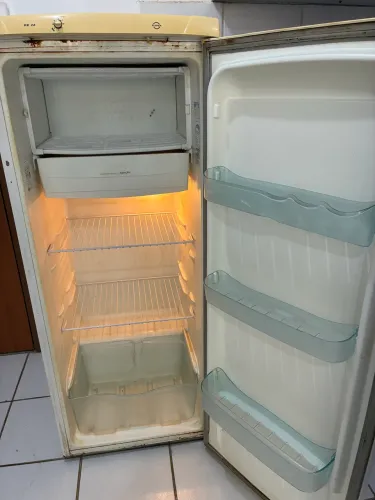 Vendo geladeira electrolux