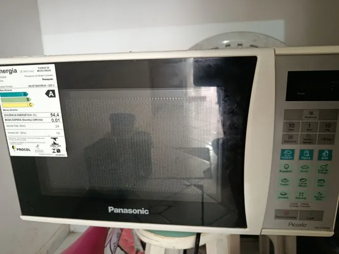 Vende-se ou troca de microondas, produto com avarias acompanhasse prato de dentro