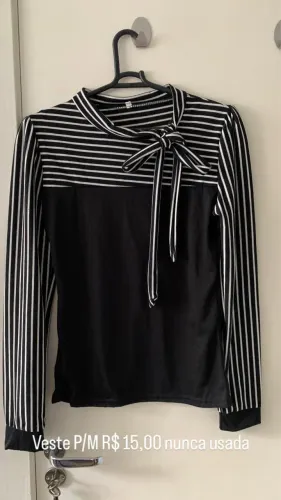 Blusa Feminina Manga Longa com Laço Listrado