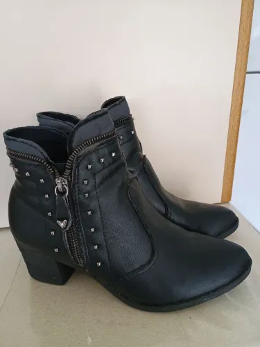 Bota super estilosa