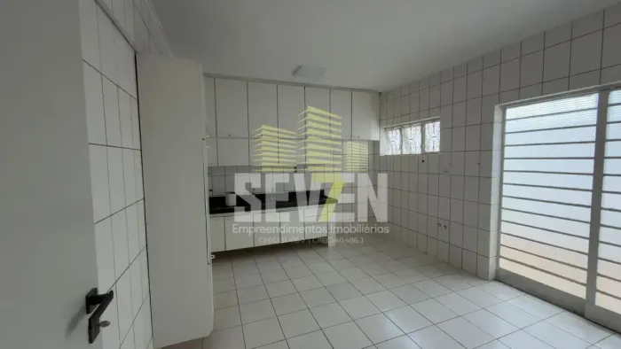 Sobrado com 3 Quartos no Jardim América Bauru Próximo à Getúlio