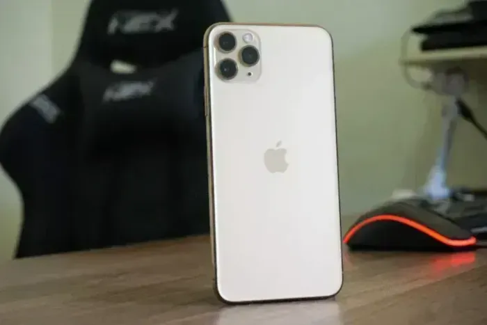 iPhone 11 Pro 256GB Prata / Branco / Bateria 85% / Retirada a Savassi