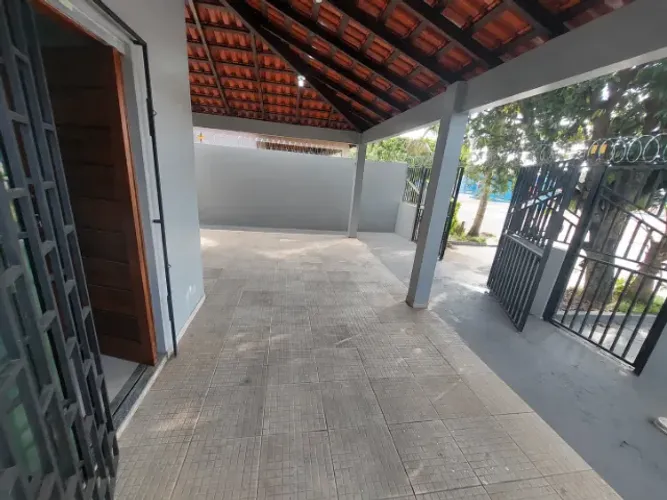 Casa ampla em Parintins, no Djard Vieira, Excelente localização, 3 quartos.