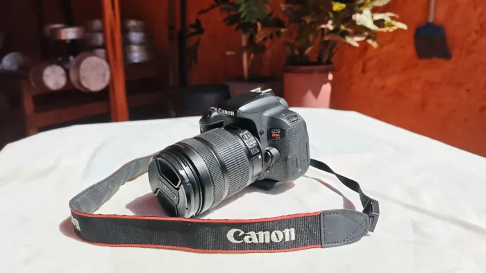 Canon T7i Semi Nova