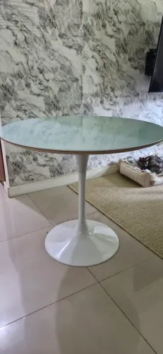 Baixei pra vender! Mesa de jantar tulipa branca
