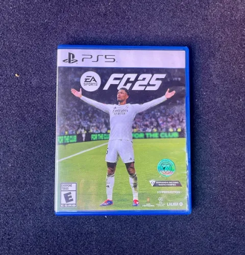 Vendo FIFA 2025 PS5
