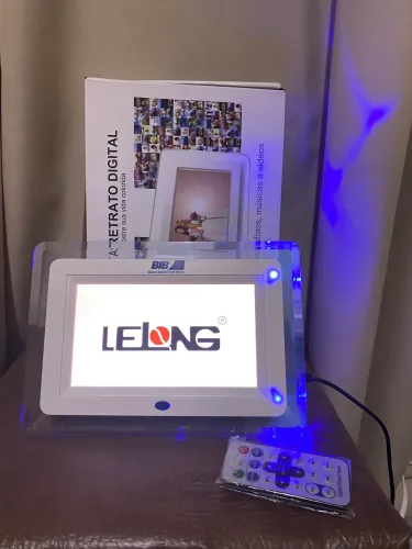 Porta-Retrato Lelong digital bivolt com cabo