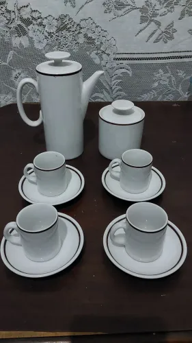 Conjunto de cafezinho em porcelana Vera Cruz