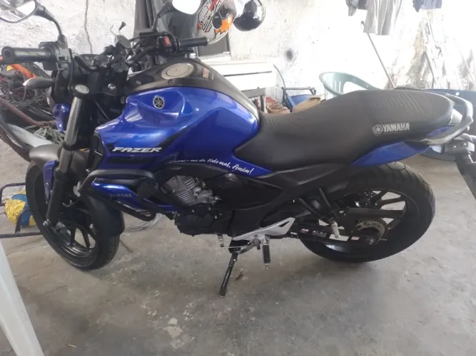 Fazer 250/ Crosser