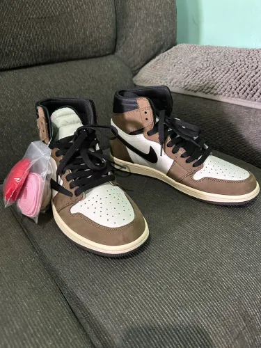 Tênis Travis Scott x Air Jordan 1 Retro High Dark Mocha