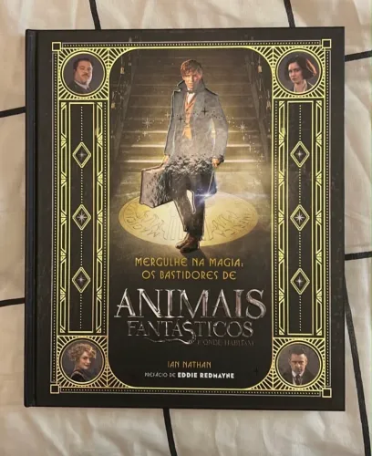 Livro Harry Potter "Animais Fantásticos"