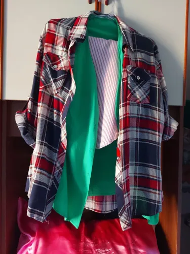 Vende-se camisas coloridas 