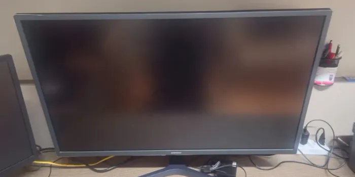 Monitor UHD UJ59 32"