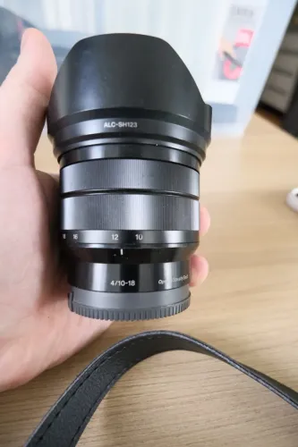Lente Sony SEL E-mount 10-18mm f/4 OSS