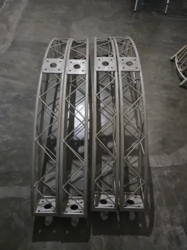 Estrutura (BOX TRUSS) Q15 circular de aluminio com 2m de diâmetro (quatro segmentos).