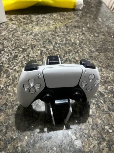 Vendo controle ps5 e base de carregamento 450