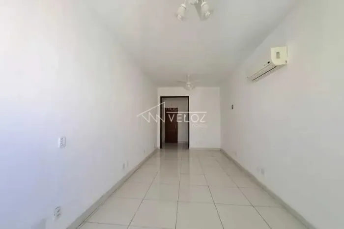 Apartamento : / Residencial / Centro
