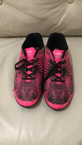 Chuteira umbro society tamanho 43
