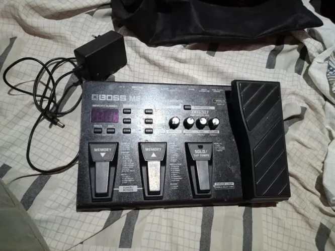 Pedaleira me25