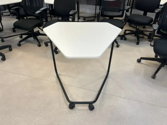 Mesas Empilhaveis Modulares Enjoy Coworking