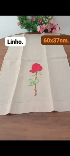 Vendo dois panos de linhos bordado novos