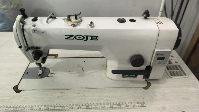 Máquina de costura ZOJE