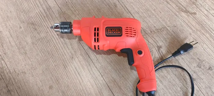 Furadeira de Impacto Black Decker TM500BR 127v Brocas (Seminova - Usada 3 vezes)<br>