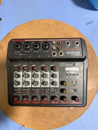 Vendo mesa soundvoice - MC6-BT