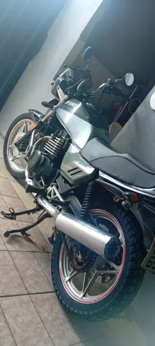 Vendo Moto CB 400 muito conservada