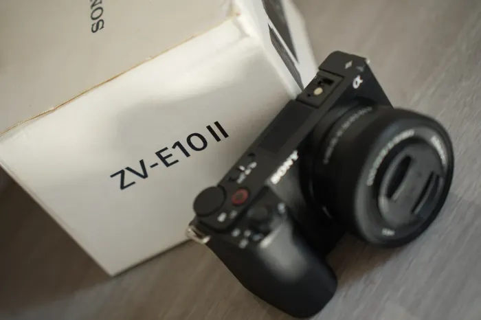 Sony ZVE10 Mark II + Acessórios 