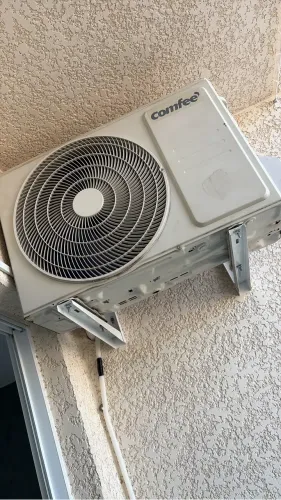Ar condicionado Comfee (Cônsul)