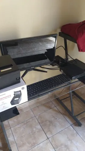 Mini Pc, monitor e impressora térmica