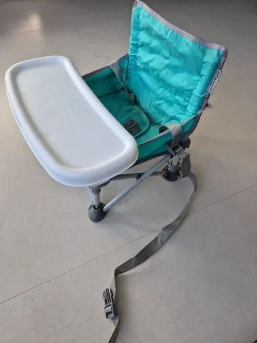 Cadeirinha de alimentacao portátil