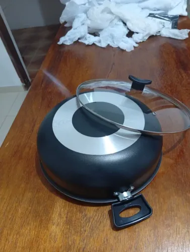 frigideira wok antiaderente
