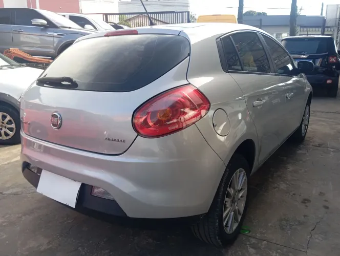 Fiat Bravo Essence Dualogic 1.8 Flex 16V 5P 2011