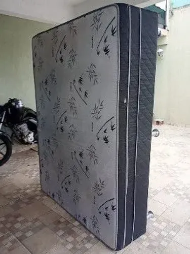Cama casal com colchão 170,00 entrego passo cartão parcelado