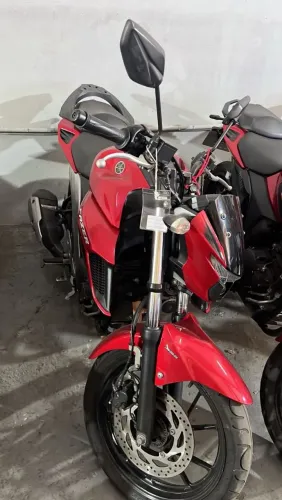 FZ25 2022 muito nova