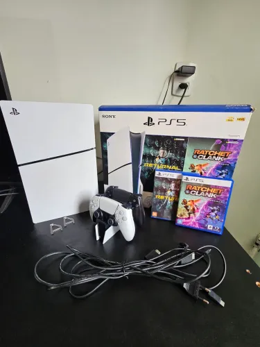 Ps5 825gb mídia Física + 2 Controles + Carregador original