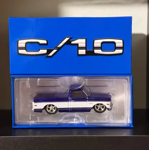 Hot Wheels chevrolet C10 RLC 