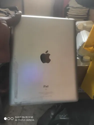 Vendo iPad liga mas ele tá descarregado rápido pra tira peças *21 meu watts mas in