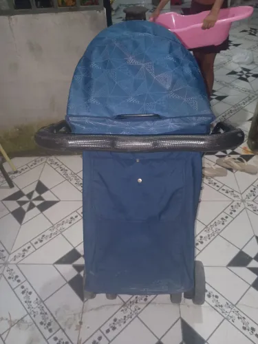 Vendo carrinho de bebê por 50 reais